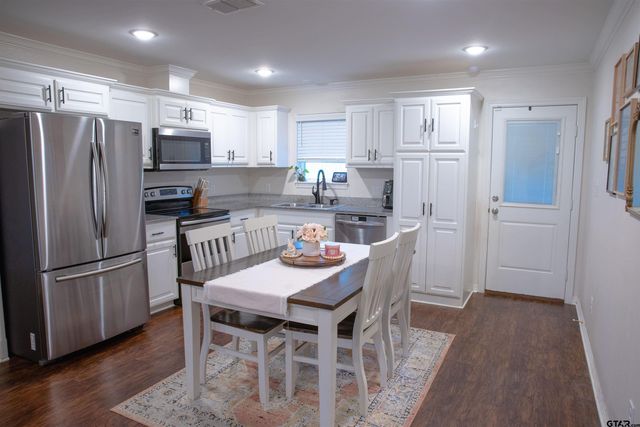 2214 Walton Rd, Tyler, TX 75701