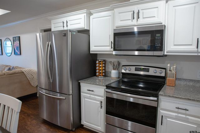 2214 Walton Rd, Tyler, TX 75701