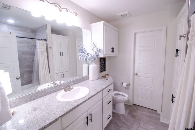 2214 Walton Rd, Tyler, TX 75701