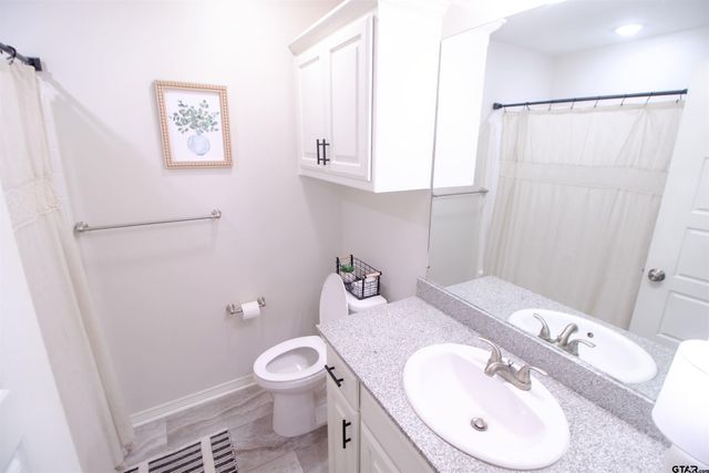 2214 Walton Rd, Tyler, TX 75701