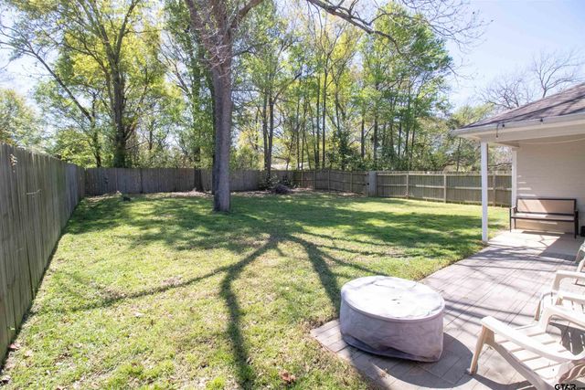 2214 Walton Rd, Tyler, TX 75701
