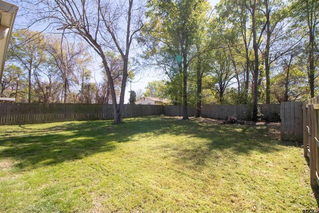2214 Walton Rd, Tyler, TX 75701