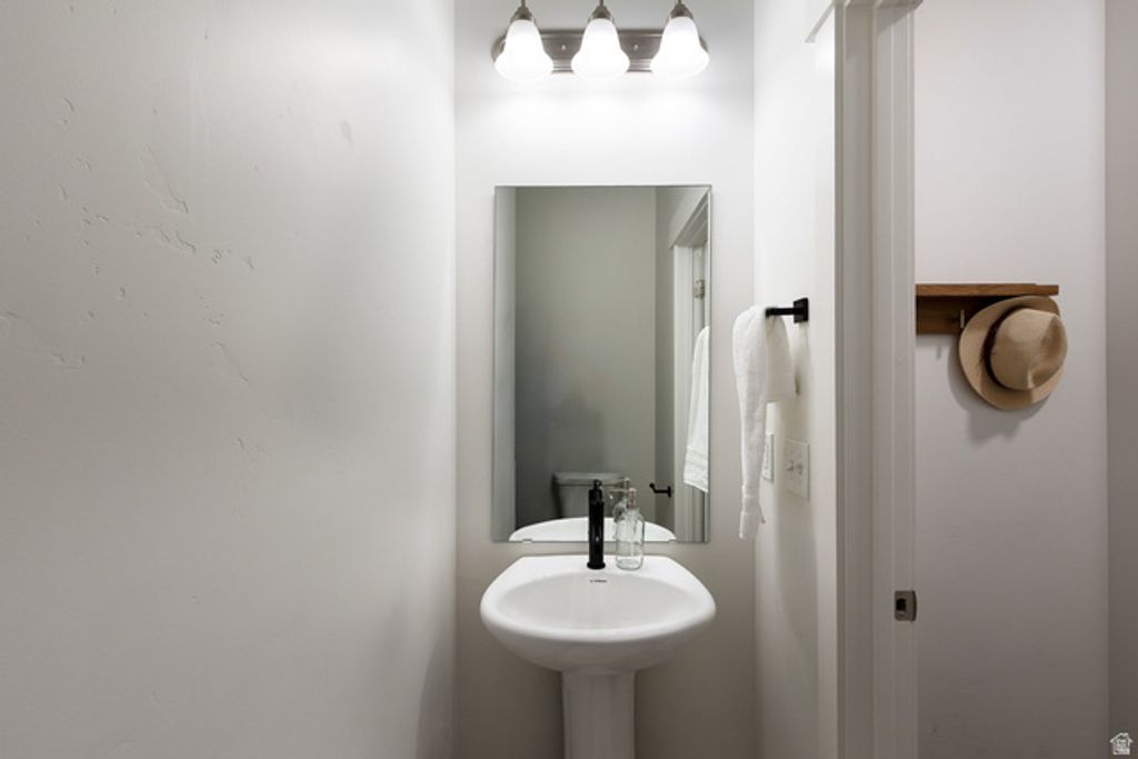 Image 14 of property listing at 4448 W DEFENDER DR, Herriman, UT 84096