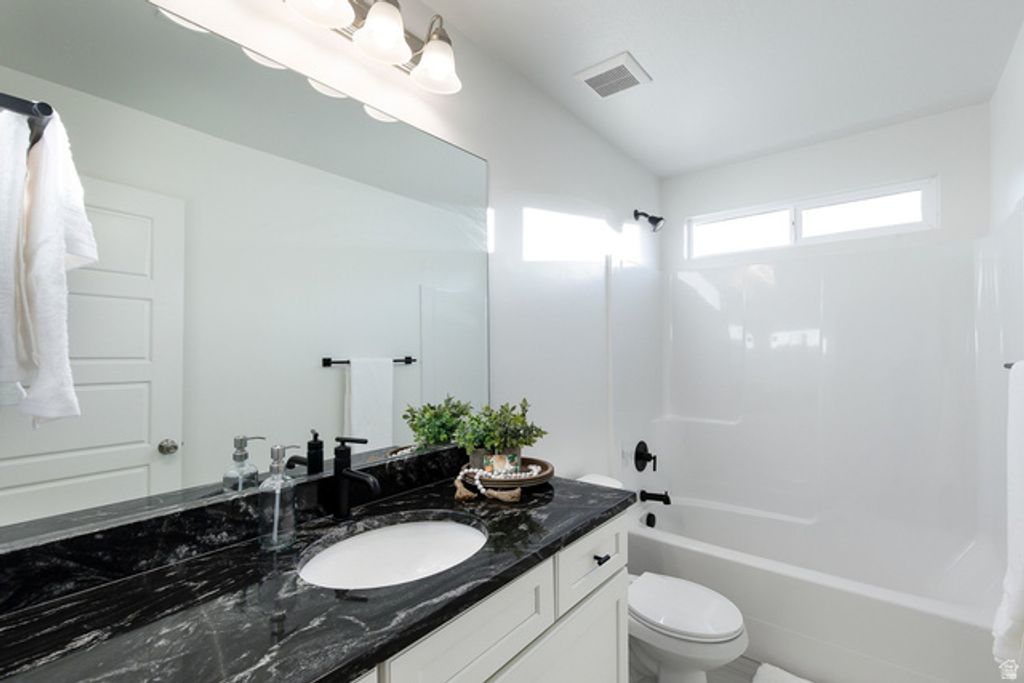 Image 18 of property listing at 4448 W DEFENDER DR, Herriman, UT 84096