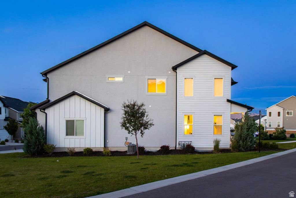 Image 34 of property listing at 4448 W DEFENDER DR, Herriman, UT 84096