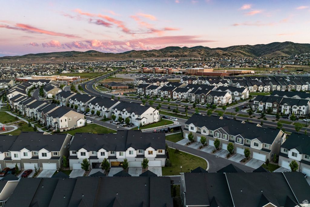 Image 37 of property listing at 4448 W DEFENDER DR, Herriman, UT 84096
