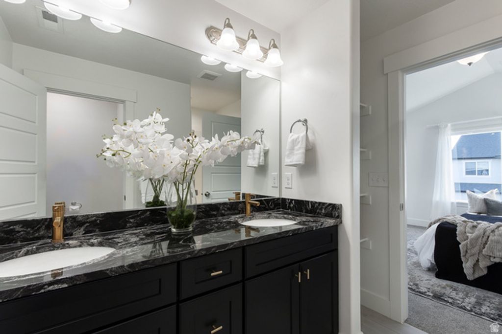 Image 9 of property listing at 4448 W DEFENDER DR, Herriman, UT 84096
