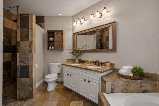 1729 Enterprise Avenue, League City, TX 77573