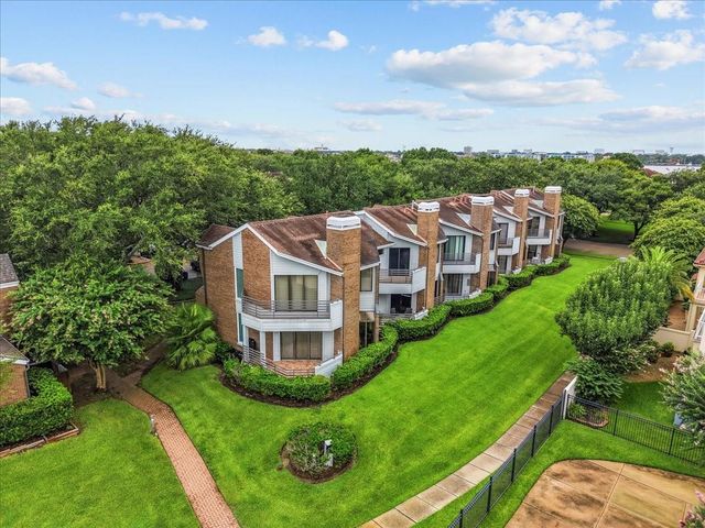 1729 Enterprise Avenue, League City, TX 77573