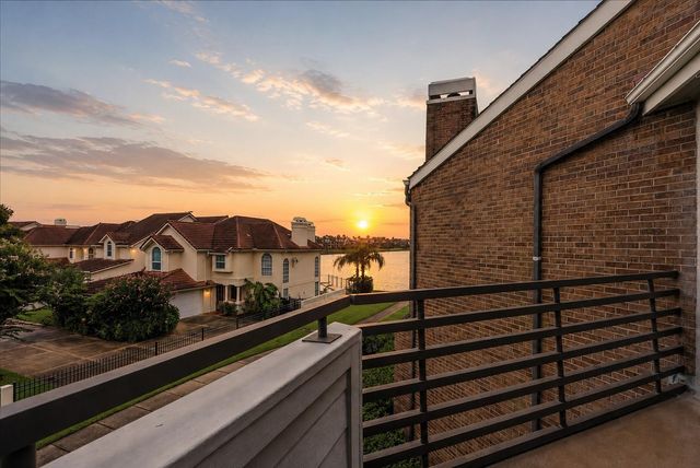 1729 Enterprise Avenue, League City, TX 77573