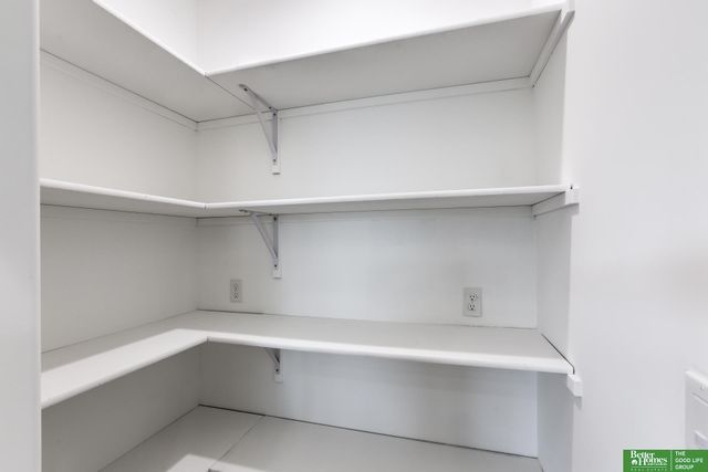 5425 N 212 Street, Elkhorn, NE 68022