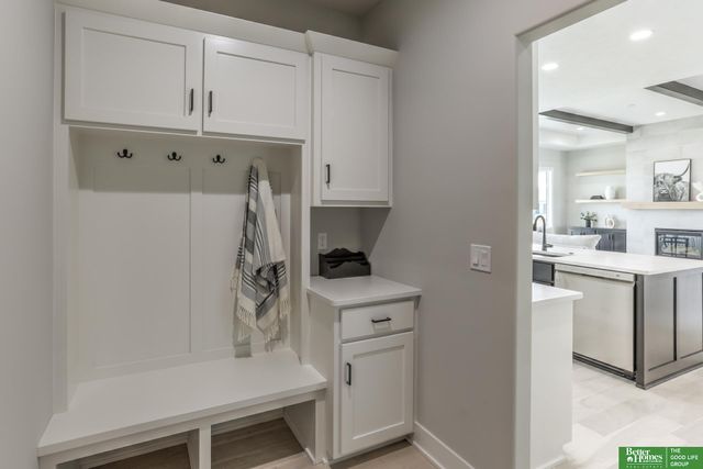 5425 N 212 Street, Elkhorn, NE 68022