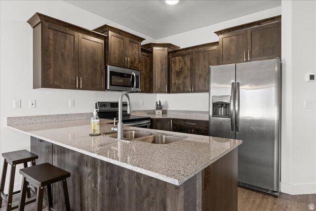 826 N GLENEAGLES CT, Tooele, UT 84074