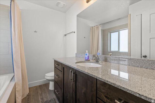 826 N GLENEAGLES CT, Tooele, UT 84074