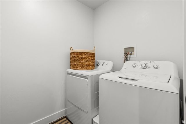 826 N GLENEAGLES CT, Tooele, UT 84074