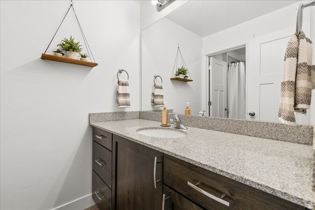 826 N GLENEAGLES CT, Tooele, UT 84074