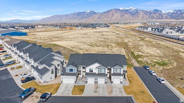 826 N GLENEAGLES CT, Tooele, UT 84074