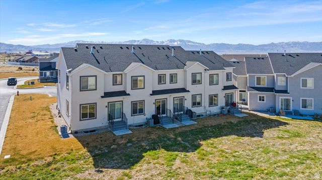 826 N GLENEAGLES CT, Tooele, UT 84074