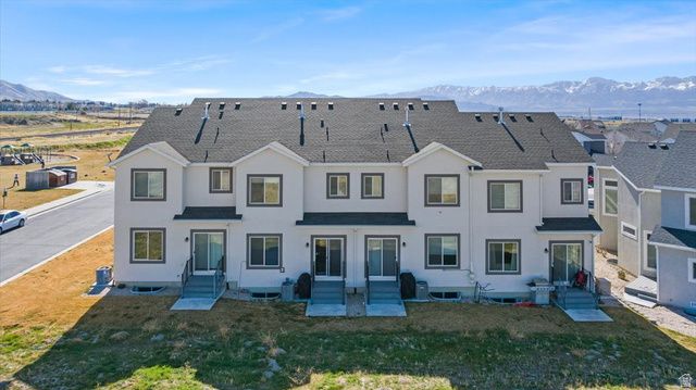 826 N GLENEAGLES CT, Tooele, UT 84074