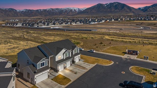 826 N GLENEAGLES CT, Tooele, UT 84074