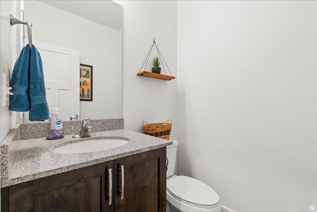 826 N GLENEAGLES CT, Tooele, UT 84074