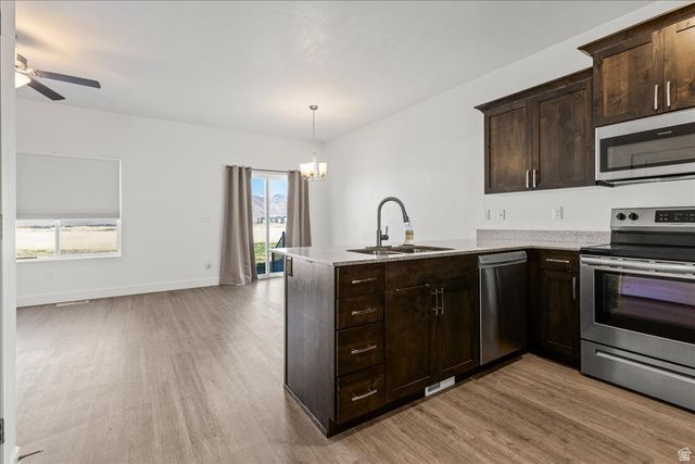 826 N GLENEAGLES CT, Tooele, UT 84074