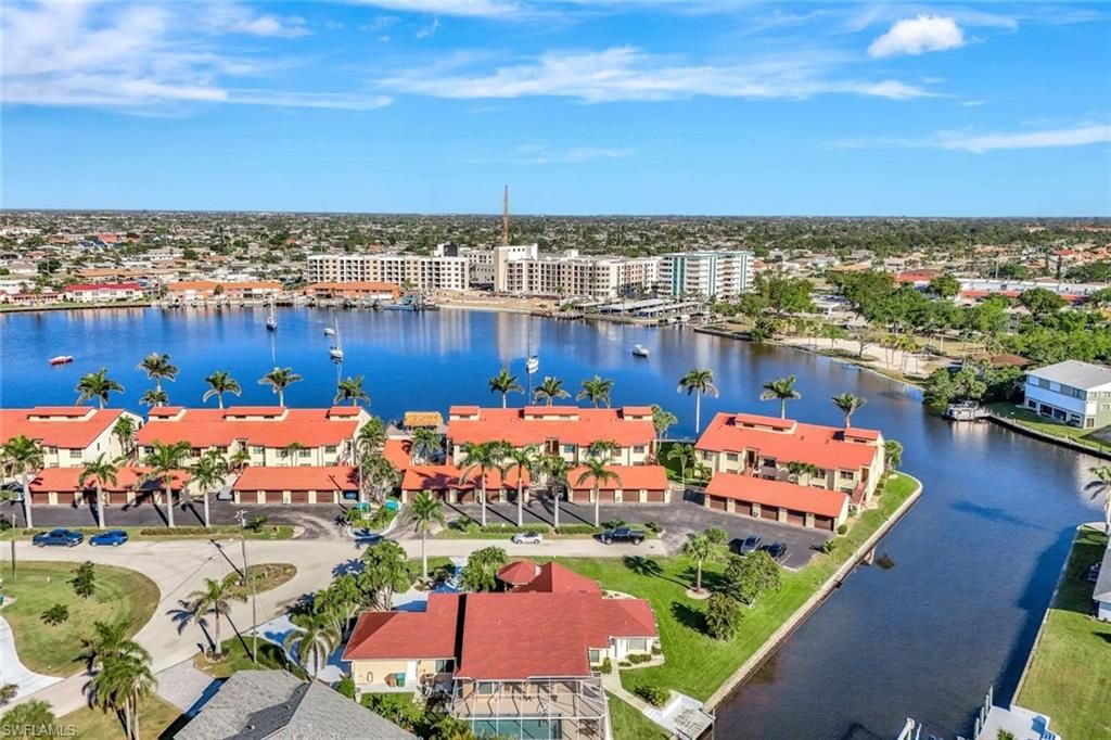 Image 2 of property listing at 5115 Sunnybrook CT # 21, Cape Coral, FL 33904