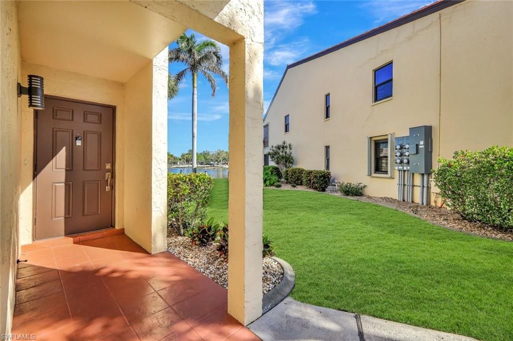 Image 3 of property listing at 5115 Sunnybrook CT # 21, Cape Coral, FL 33904