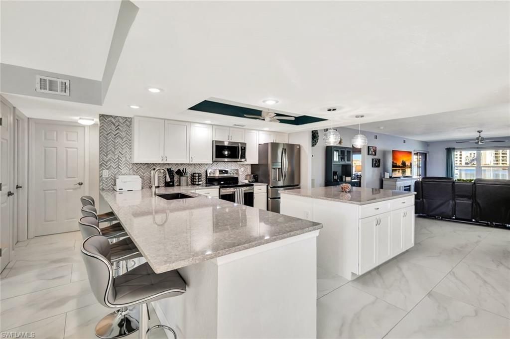 Image 4 of property listing at 5115 Sunnybrook CT # 21, Cape Coral, FL 33904