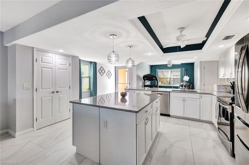 Image 5 of property listing at 5115 Sunnybrook CT # 21, Cape Coral, FL 33904