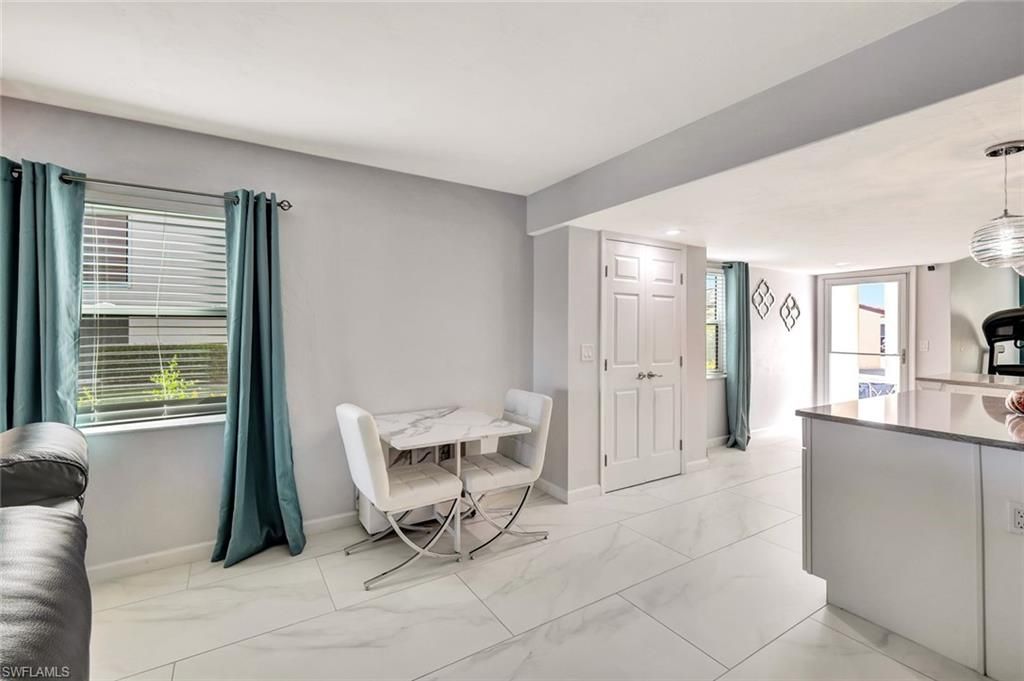 Image 7 of property listing at 5115 Sunnybrook CT # 21, Cape Coral, FL 33904