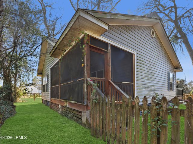 80 White Pond Boulevard, Beaufort, SC 29902