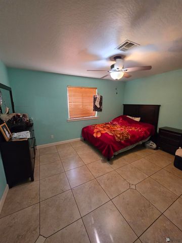 1933 S 33 Dr, Yuma, AZ 85364