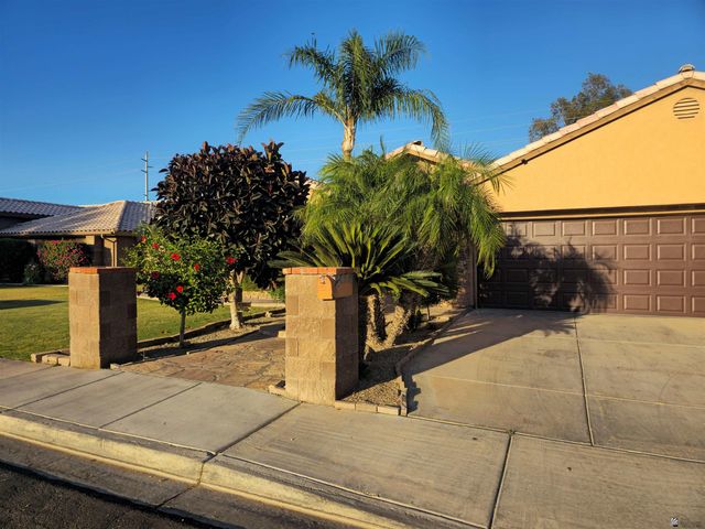 1933 S 33 Dr, Yuma, AZ 85364