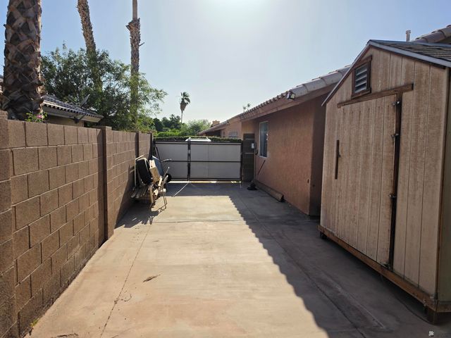 1933 S 33 Dr, Yuma, AZ 85364