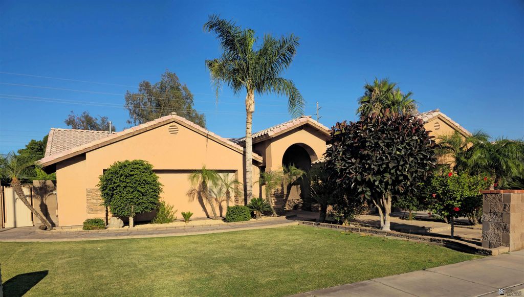 1933 S 33 Dr, Yuma, AZ 85364