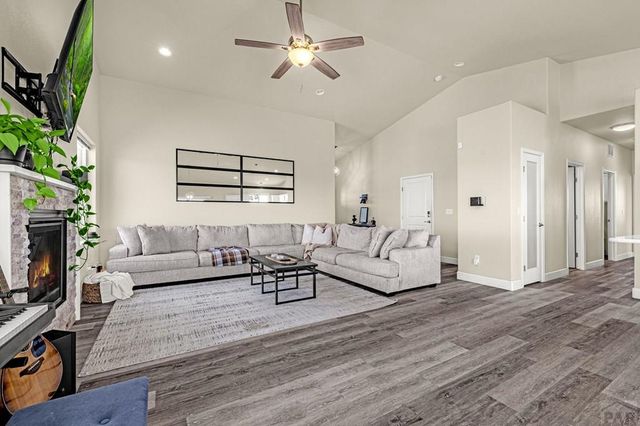 1696 E Silverwood Dr, Pueblo, CO 81007