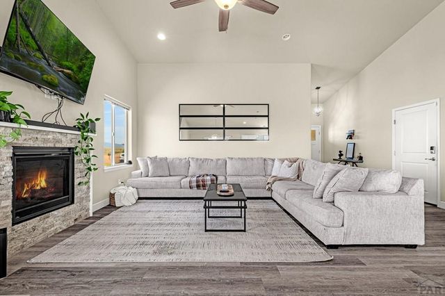 1696 E Silverwood Dr, Pueblo, CO 81007