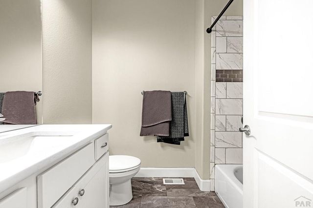 1696 E Silverwood Dr, Pueblo, CO 81007
