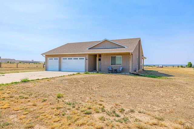 1696 E Silverwood Dr, Pueblo, CO 81007