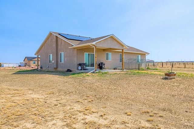 1696 E Silverwood Dr, Pueblo, CO 81007