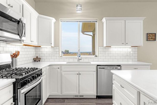 1696 E Silverwood Dr, Pueblo, CO 81007