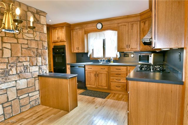 3572 Wilson Sharpsville Road, Cortland, OH 44410