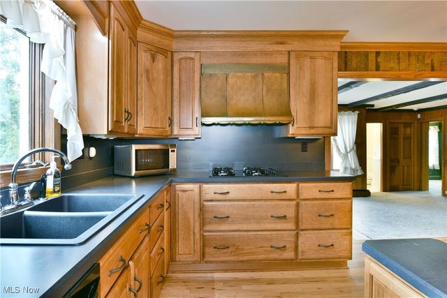 3572 Wilson Sharpsville Road, Cortland, OH 44410