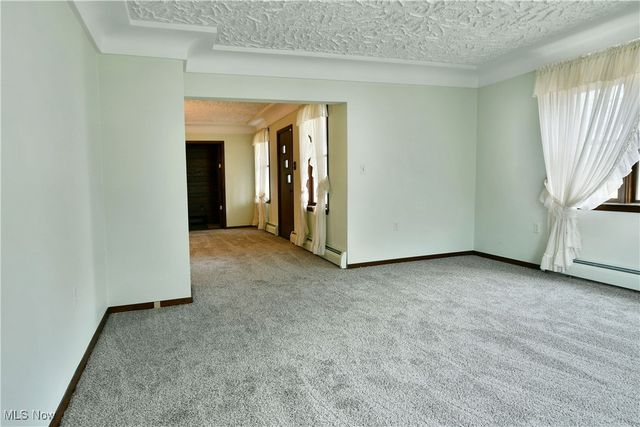 3572 Wilson Sharpsville Road, Cortland, OH 44410