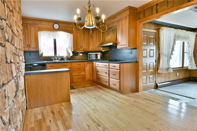 3572 Wilson Sharpsville Road, Cortland, OH 44410