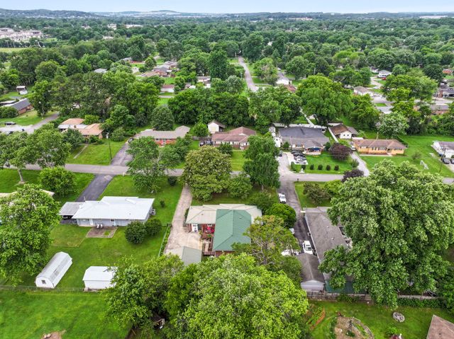 206 Cumberland Dr, Smyrna, TN 37167