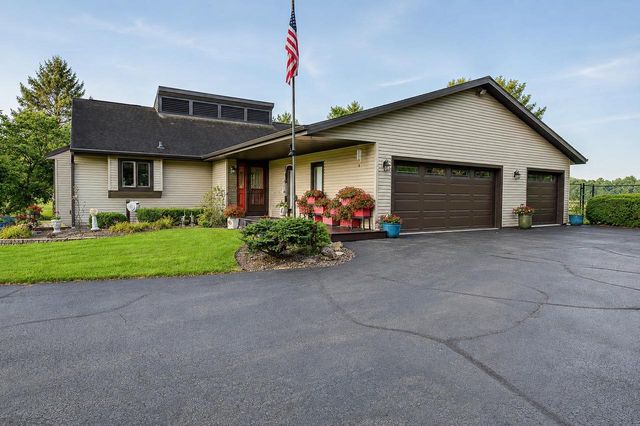 5837 N Valley Drive, Milton, WI 53563