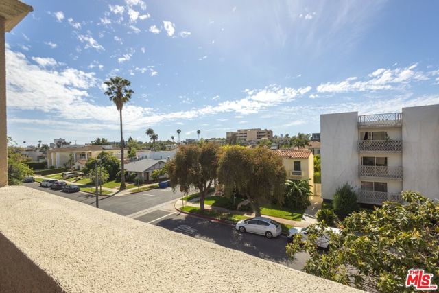 432 S Willaman Drive 301, Los Angeles, CA 90048