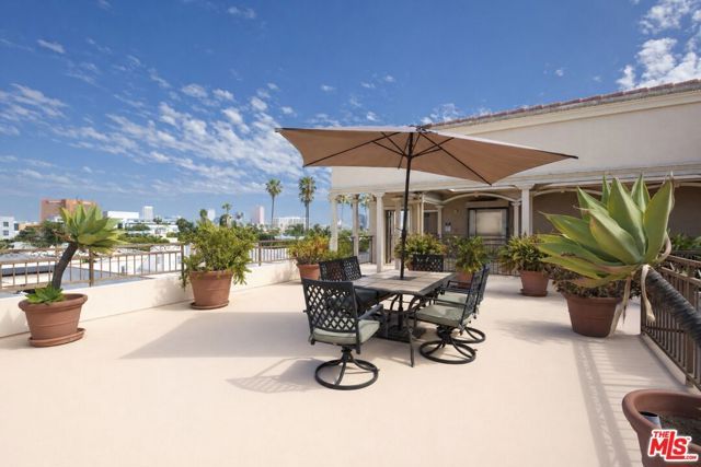 432 S Willaman Drive 301, Los Angeles, CA 90048